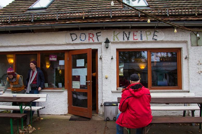 Neues aus der Dorfkneipe – Von Selbstorganisation, Chai und der KafFEE